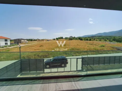 Vilă modernă premium cu piscină interioară, teren 1200 mp și panoramă