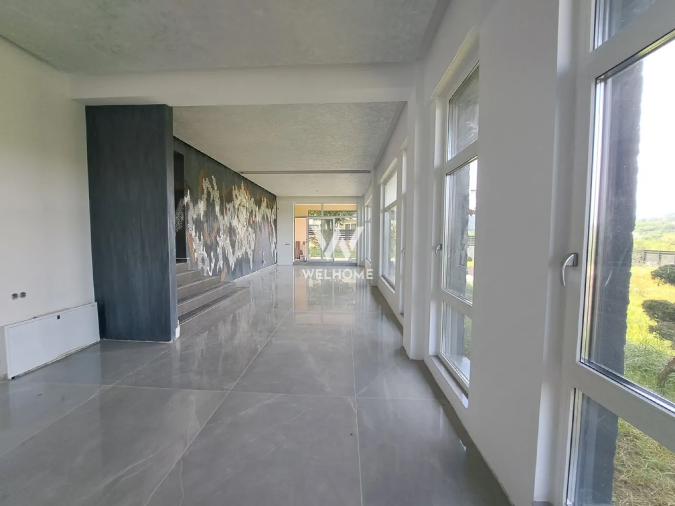 Vilă modernă premium cu piscină interioară, teren 1200 mp și panoramă