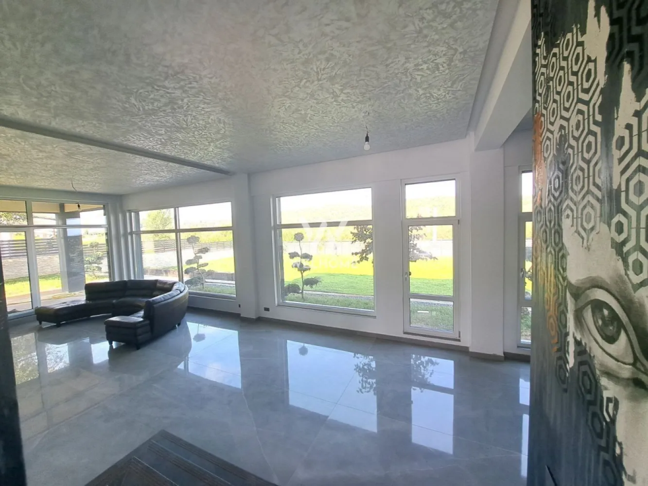 Vilă modernă premium cu piscină interioară, teren 1200 mp și panoramă