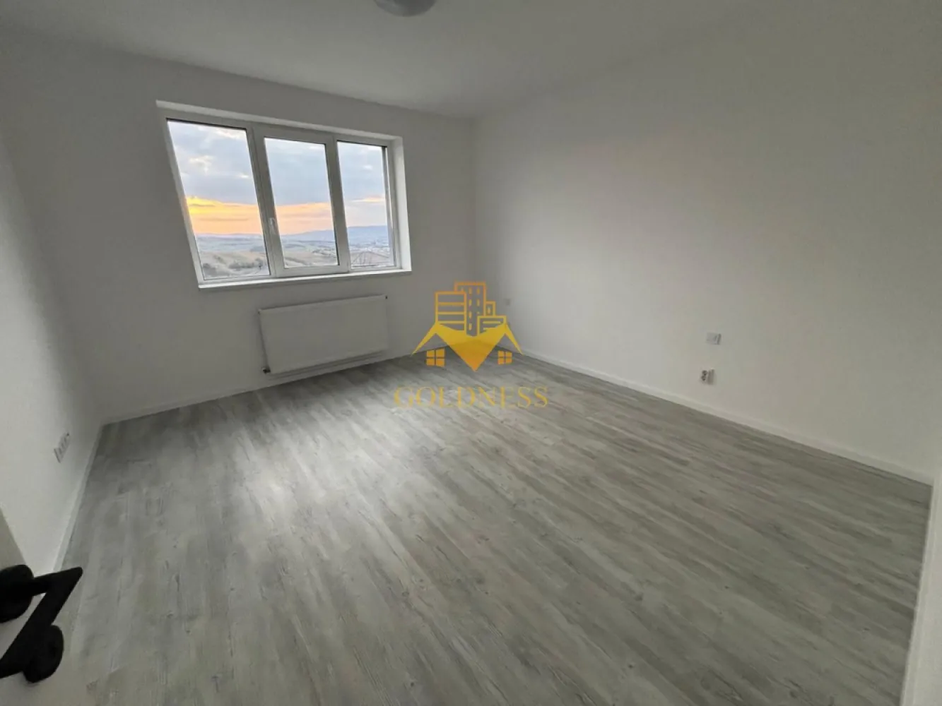 Casa moderna, prima inchiriere, 600 mp teren, curte, parcare, Dezmir