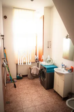 Apartament la Vila | 3 Camere | 150MPU | Parcare privata