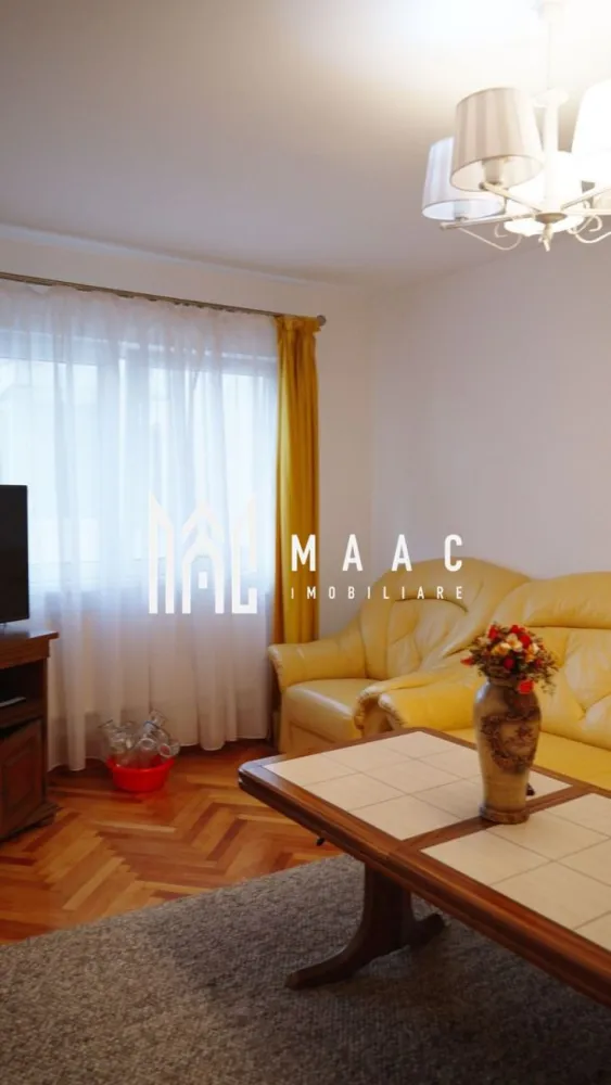 Oportunitate | Apartament 4 camere | 89MPU | Etaj 1 | Valea Aurie - MAAC Imobiliare vă propune spre vânzare un apartament spațios cu 4 camere, situat în zona Valea Aurie, la etajul 1 al unui bloc cu 4 niveluri. Proprietatea este decomandată, oferind o compartimentare eficientă și confortabilă, ideală pentru o familie. Cu o suprafață utilă de 89 mp, apartamentul este compus din: 4 camere din care 2 dormitoare, o camera care tine loc de dinnig si un living 2 băi Bucătărie separată Hol spațios Pivniță proprie, ideală pentru depozitare suplimentară Avantaje: Situat într-o zonă liniștită, aproape de pădure, perfectă pentru plimbări și relaxare în aer liber Acces facil la școli, grădinițe și mijloace de transport Bloc îngrijit, cu vecini liniștiți și atmosferă plăcută Apartamentul beneficiază de lumina naturală pe tot parcursul zilei Este o locuință ideală pentru cei care caută confort, spațiu și o locație convenabilă. Pentru mai multe detalii va rugam specificati telefonic ID: CP2740125 }}