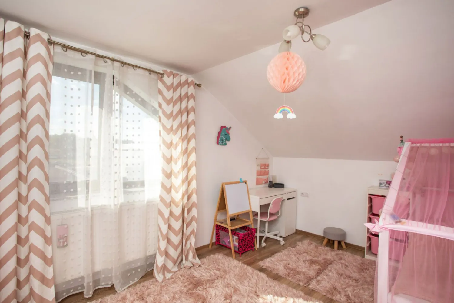 Vilă P+M, Clujului, 190 mp, teren 520 mp, singur în curte. 225 000 E