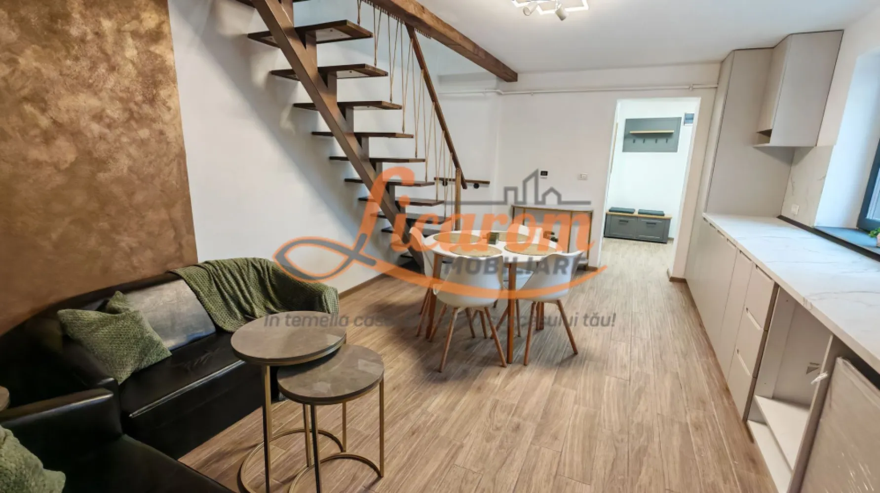 COMISION 0. Corp de casa,Carpatilor intrare in Racadau,P+E,4 camere.