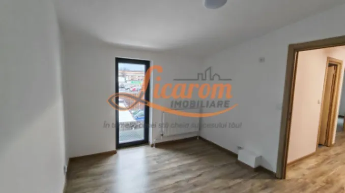 COMISION 0. Corp de casa,Carpatilor intrare in Racadau,P+E,4 camere.