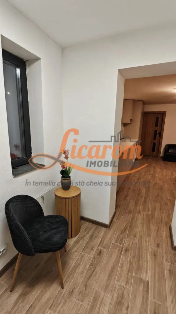 COMISION 0. Corp de casa,Carpatilor intrare in Racadau,P+E,4 camere.