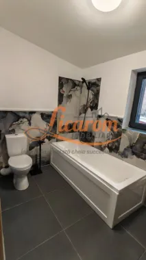 COMISION 0. Corp de casa,Carpatilor intrare in Racadau,P+E,4 camere.