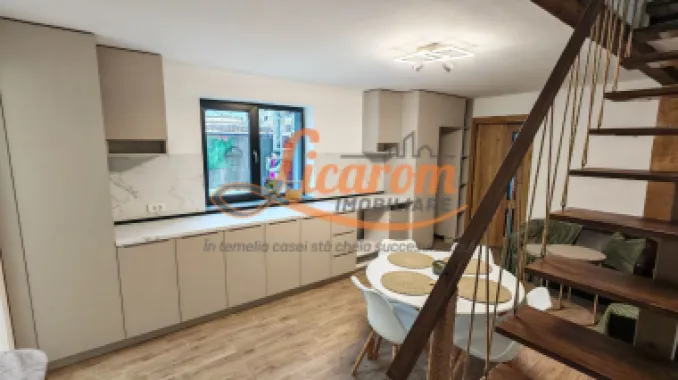 COMISION 0. Corp de casa,Carpatilor intrare in Racadau,P+E,4 camere.