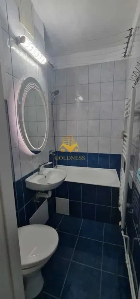 2 camere decomandate, Zona Manastur Calvaria, Piata Flora, Minerva - GOLDNESS Imobiliare vă propune spre închiriere un apartament cu 2 camere complet mobilat și utilat, la etajul 3 într-un imobil de 4 etaje, în cartierul Manastur . Posibilitate de a parca in zona! Apartamentul este compartimentat astfel: - dormitor cu canapea extensibila, dressing, birou -dormitor cu canapea extensibila , dulap, birou - bucatarie complet utilată, loc de servit masa - baie cu cada, calorifer port prosop inox și dulap pentru depozitare. Imobilul este dotat cu toate cele necesare- centrală proprie, mașină de spălat haine, frigider, plită electrică, hotă, etc. Se află în apropierea stațiilor de transport în comun, magazine, restaurante, spații verzi, farmacii, etc. Dacă sunteți interesați de acest apartament și doriți să îl vizionați, dar și pentru alte oferte sau detalii nu ezitați să ne contactați telefonic sau prin e-mail. Vă stăm la dispoziție! }}