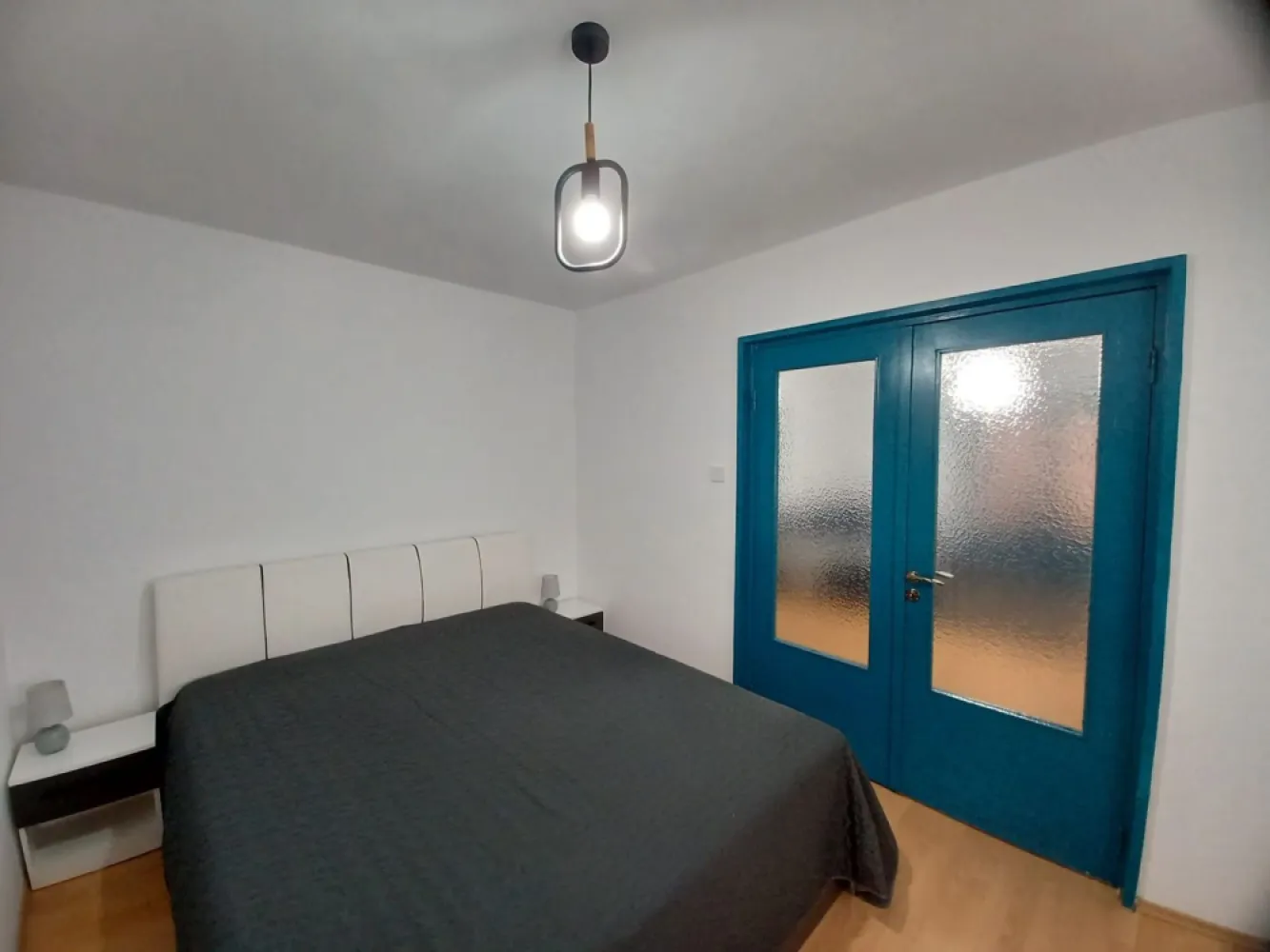 Chirie, 2 dormitoare, str. Sovata. 400 E/lună negociabil. Comision 0.