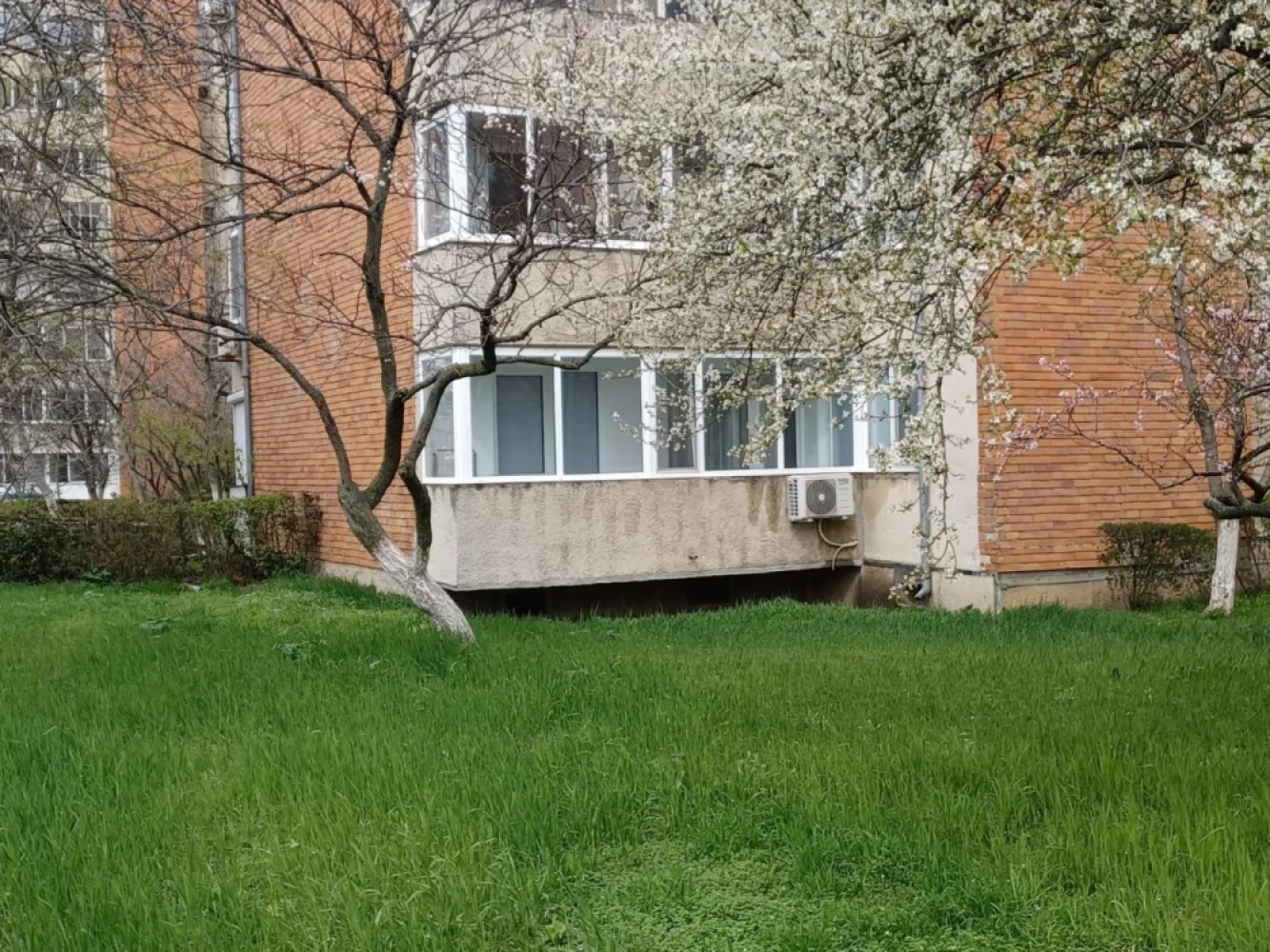 Chirie, 2 dormitoare, str. Sovata. 400 E/lună negociabil. Comision 0.