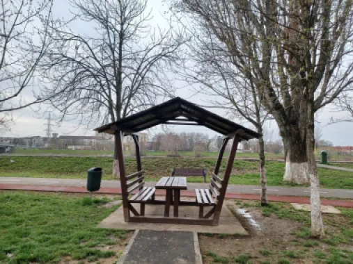 Chirie, 2 dormitoare, str. Sovata. 400 E/lună negociabil. Comision 0.