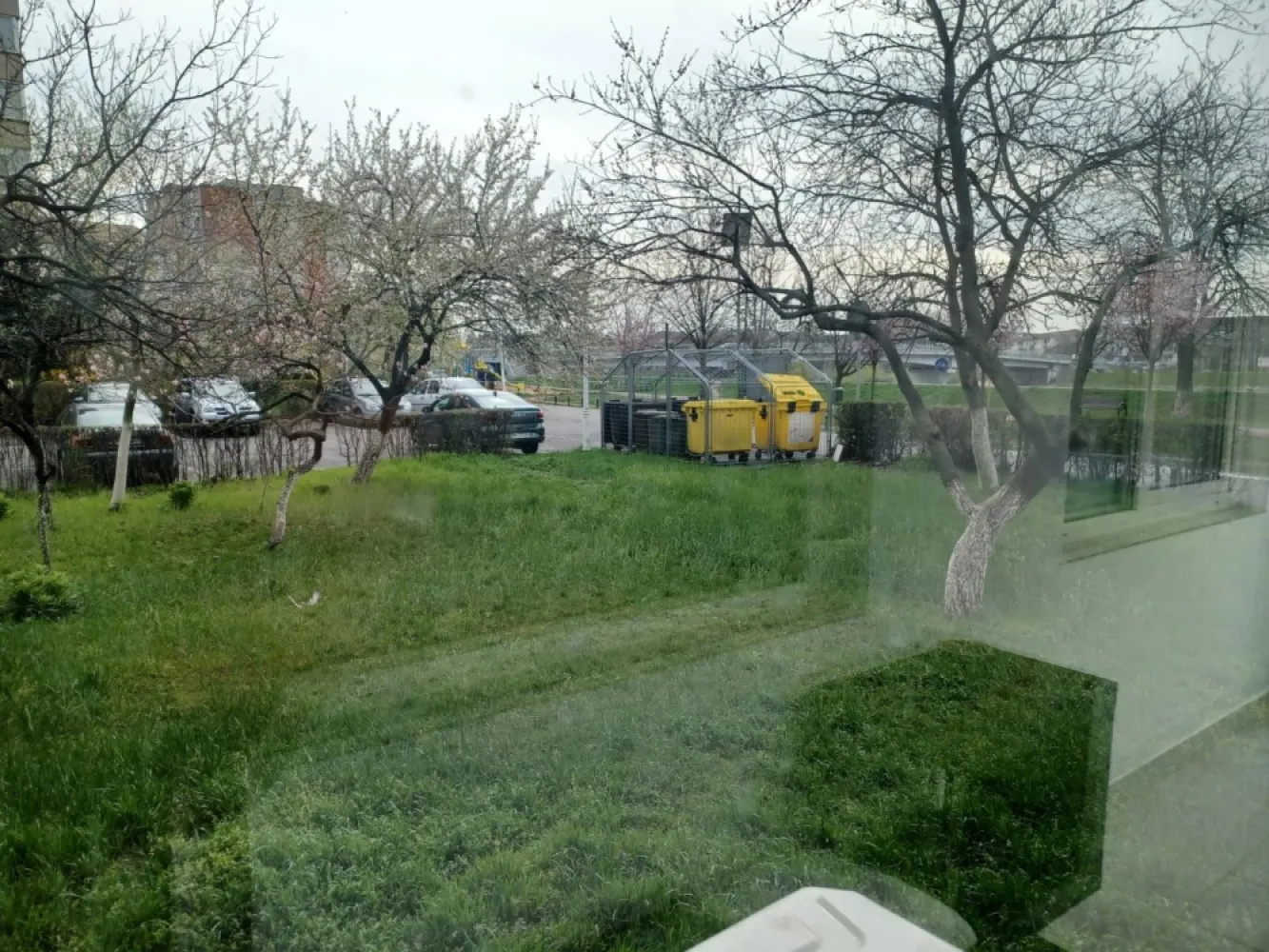 Chirie, 2 dormitoare, str. Sovata. 400 E/lună negociabil. Comision 0.