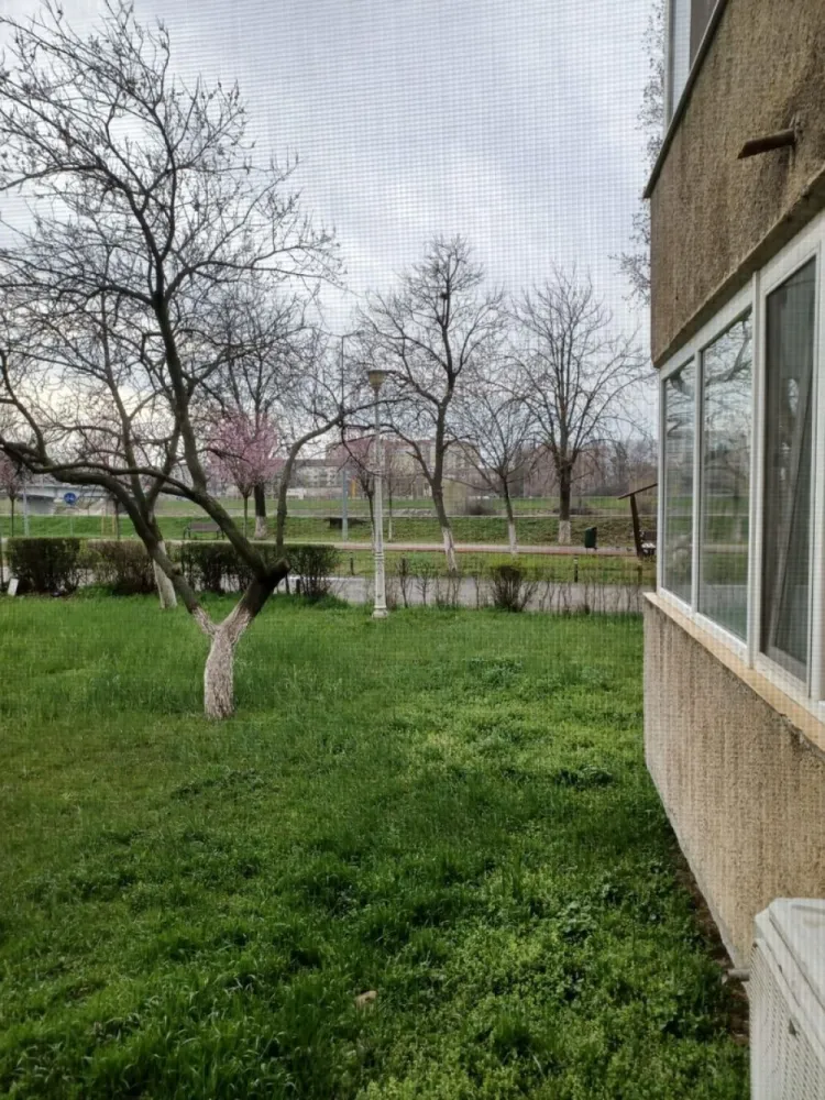 Chirie, 2 dormitoare, str. Sovata. 400 E/lună negociabil. Comision 0.