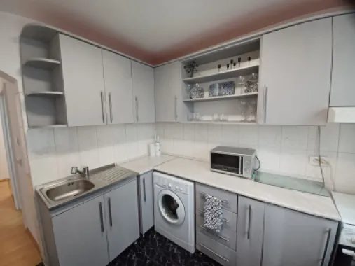 Chirie, 2 dormitoare, str. Sovata. 400 E/lună negociabil. Comision 0.