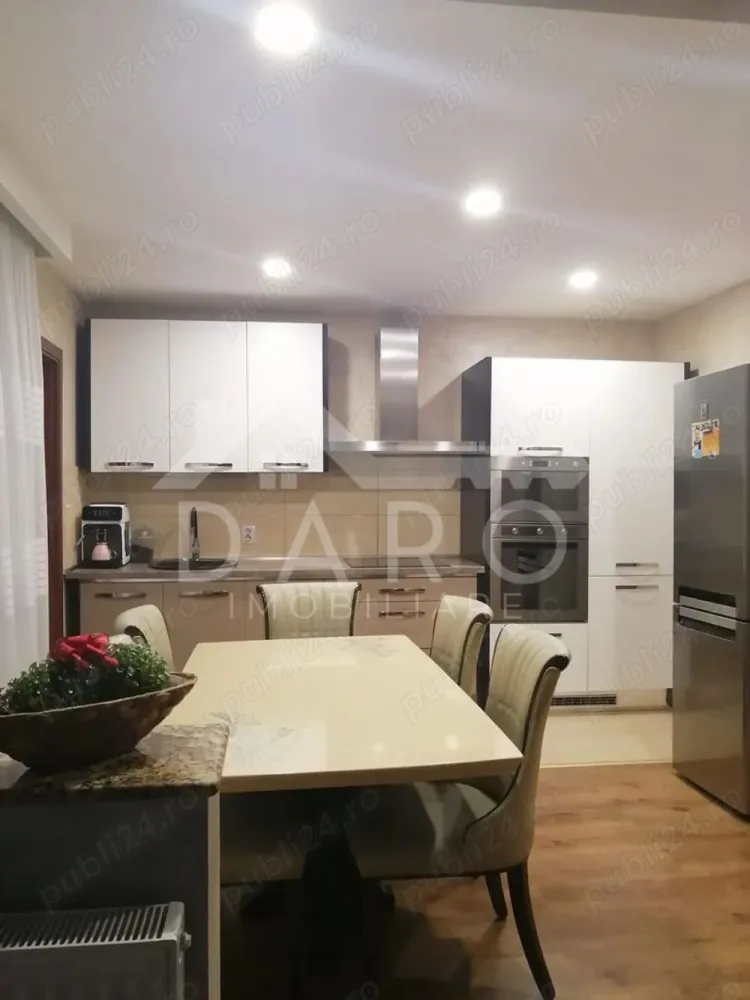 Casa de inchiriat in localitattea Corunca - 🏡 Casă de închiriat în Corunca | Confort, spațiu și liniște Oferim spre închiriere o casă situată în Corunca, într-o zonă liniștită și plăcută, ideală pentru o familie care își dorește confort, intimitate și spațiu generos. 📐 Suprafață utilă: 128 mp 🔹 Compartimentare: Parter: ✔ living spațios ✔ bucătărie complet mobilată și utilată ✔ baie ✔ cămară Etaj: ✔ 3 dormitoare ✔ baie mare 🏠 Casa este complet mobilată și utilată, pregătită pentru mutare imediată. 🌿 Exteriorul proprietății oferă: ✔ curte proprie ✔ terasă ✔ spațiu pentru grătar ✔ parcare pentru 2–3 mașini 💶 Preț chirie: 900 euro/lună 📞 Pentru detalii și programarea unei vizionări, sunați la: 0749 535 729 }}