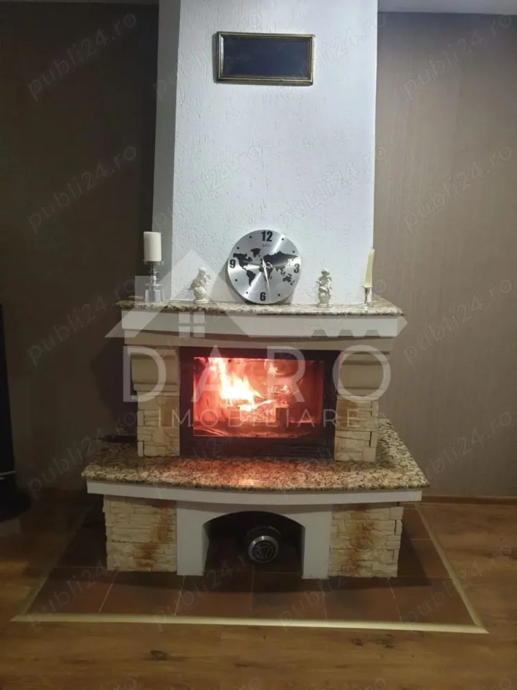 Casa de inchiriat in localitattea Corunca - 🏡 Casă de închiriat în Corunca | Confort, spațiu și liniște Oferim spre închiriere o casă situată în Corunca, într-o zonă liniștită și plăcută, ideală pentru o familie care își dorește confort, intimitate și spațiu generos. 📐 Suprafață utilă: 128 mp 🔹 Compartimentare: Parter: ✔ living spațios ✔ bucătărie complet mobilată și utilată ✔ baie ✔ cămară Etaj: ✔ 3 dormitoare ✔ baie mare 🏠 Casa este complet mobilată și utilată, pregătită pentru mutare imediată. 🌿 Exteriorul proprietății oferă: ✔ curte proprie ✔ terasă ✔ spațiu pentru grătar ✔ parcare pentru 2–3 mașini 💶 Preț chirie: 900 euro/lună 📞 Pentru detalii și programarea unei vizionări, sunați la: 0749 535 729 }}