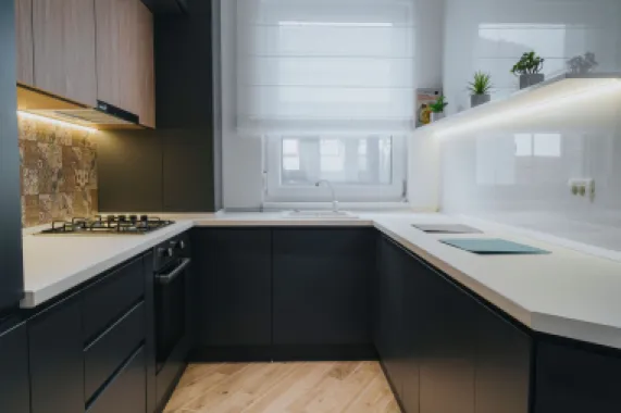 2 camere, ultracentral, Oradea. 185 000 E + TVA. Comision 0