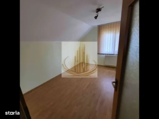 Casă spațioasă, versatilă – ideală pentru firmă sau locuință