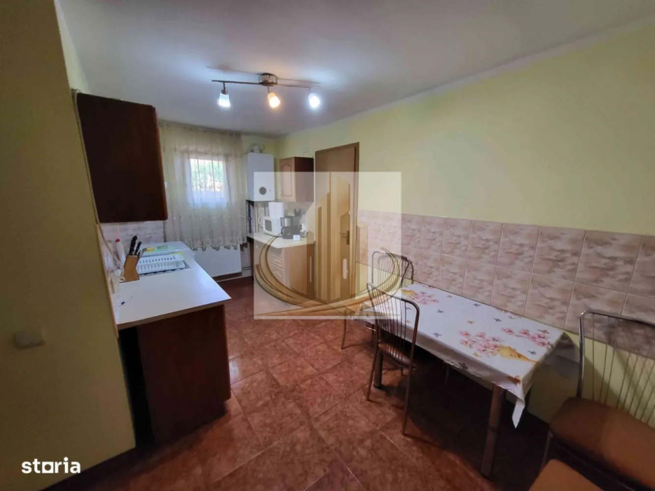 Casă spațioasă, versatilă – ideală pentru firmă sau locuință