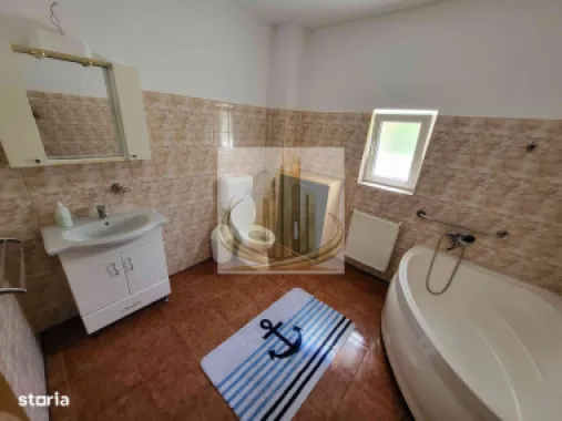 Casă spațioasă, versatilă – ideală pentru firmă sau locuință