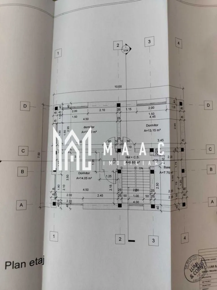 Casă 4 camere | 125MPU | Cristian - MAAC Imobiliare vă propune spre vânzare o casă individuală nouă, construită cu materiale premium care oferă un nivel ridicat de confort, situată în Cristian, zona Sere, cu acces rapid către Sibiu, DN1 și autostradă. Această proprietate reprezintă alegerea ideală pentru o familie care își dorește o locuință spațioasă, modernă și eficientă, amplasată într-o zonă liniștită, dar foarte bine conectată la oraș. Detalii generale: • Regim de înălțime: Parter + Etaj + Pod • Suprafață utilă: 124 mp • Suprafață teren: 310 mp • Curte liberă + grădină: 235 mp • Terasă: 12,5 mp • Front stradal: 16,09 m • Construcție din cărămidă (an 2026) Compartimentare: • 4 camere decomandate • 2 băi • bucătărie închisă • 2 holuri • scară interioară • terasă Dotări și avantaje: • centrală termică Viessmann • încălzire în pardoseală pe ambele niveluri • sistem de climatizare complet • șemineu inclus în preț • sistem de supraveghere video • izolație cu vată bazaltică de 100 mm • construcție din cărămidă Porotherm • acoperiș cu țiglă Bramac, izolat • tâmplărie PVC Salamander GreenEvo 76 • geam termopan 40 mm • feronerie Roto • utilități complete: curent, apă, canalizare, gaz • curte pavată cu acces auto • acces rapid către DN1 și autostradă Predare: • la cheie (interior + exterior) • termen estimat: noiembrie – decembrie 2026 Preț: 265.000 € (ușor negociabil) Pentru mai multe detalii sau pentru programarea unei vizionări, vă rugăm să ne contactați și să menționați codul ID: CP3021818 }}