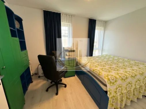 Jumatate duplex 5 camer 3 bai