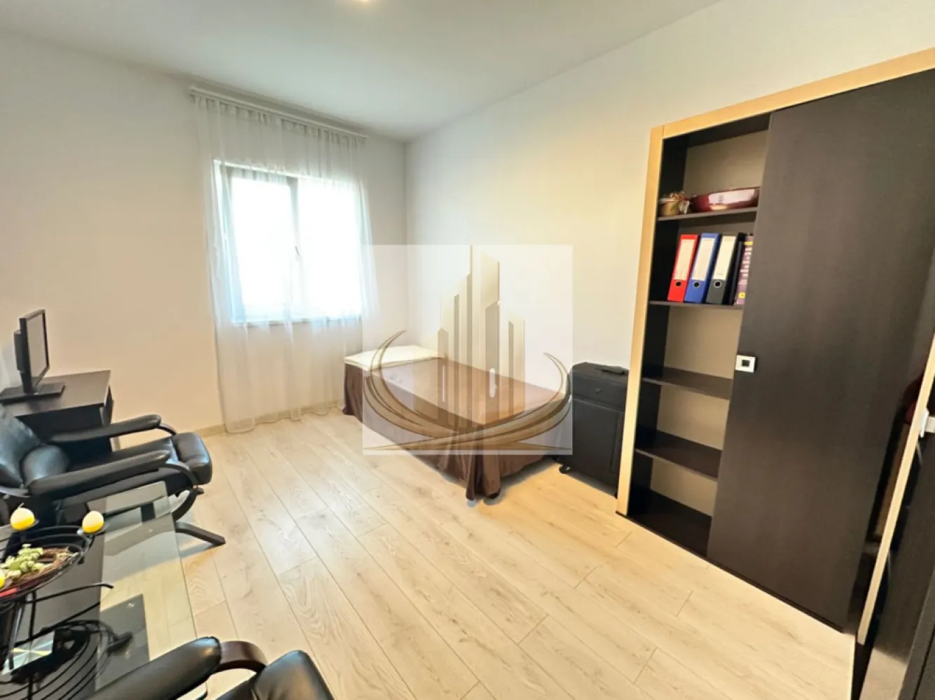 Jumatate duplex 5 camer 3 bai