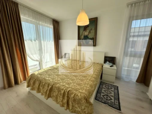 Jumatate duplex 5 camer 3 bai