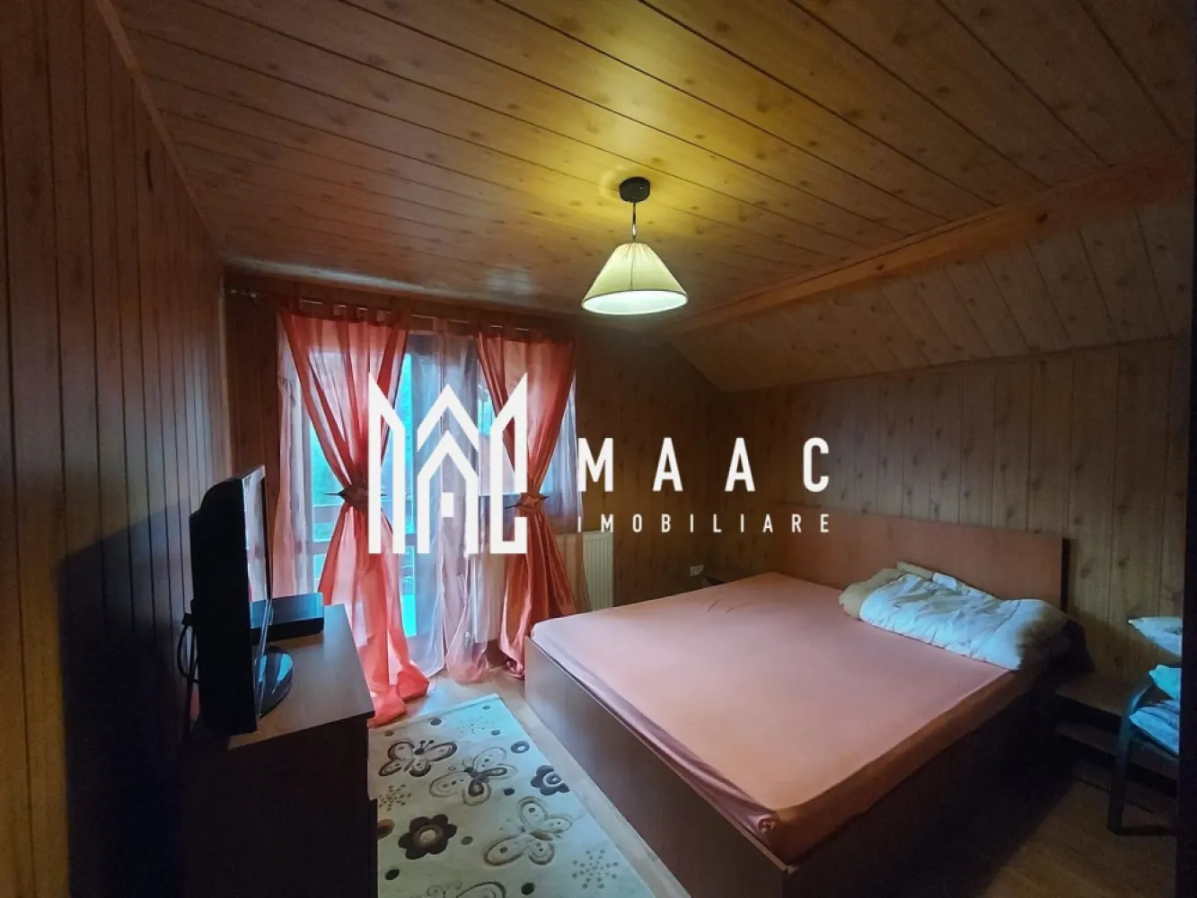 Casă | 260 mp utili | 1.100 mp teren | Râul Sadului |