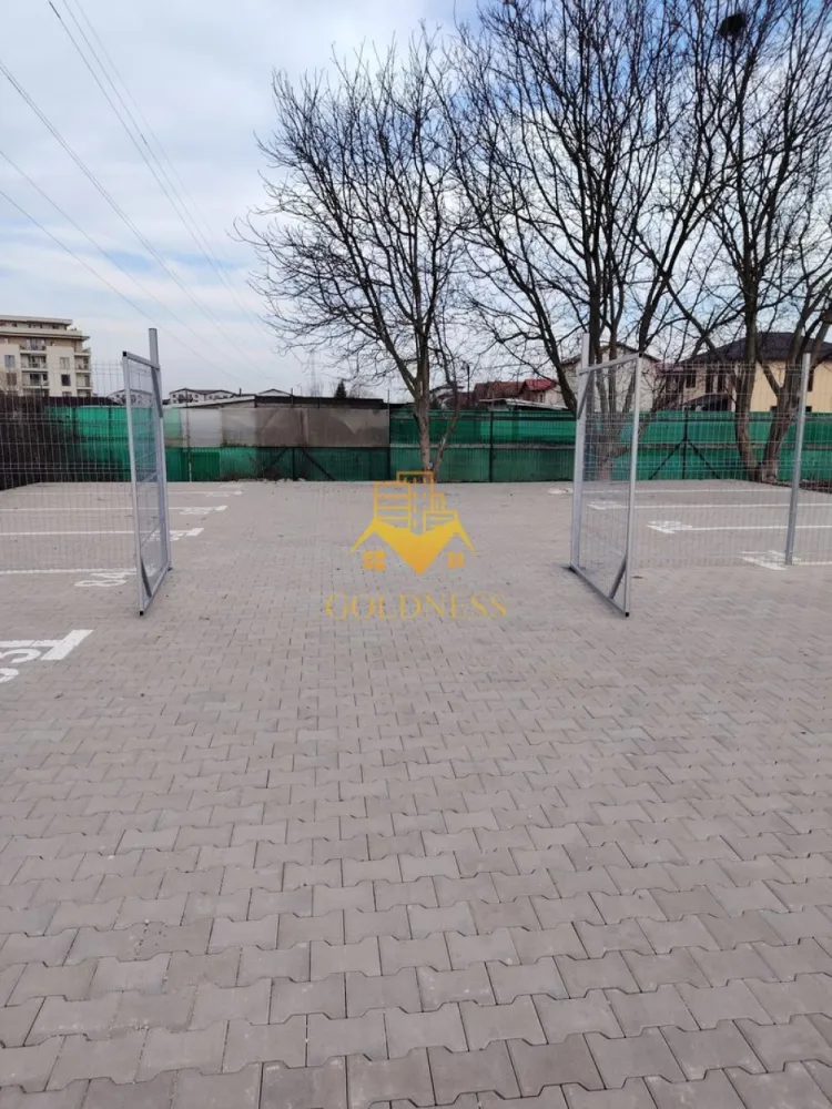 Teren Intravilan, 284 mp, Florești, str. Tineretului, imprejmuit - GOLDNESS Imobiliare vă propune spre vânzare un teren intravilan cu suprafața de 284 mp, situat în Florești, pe strada Tineretului. Terenul este împrejmuit și beneficiază de acces facil, fiind ideal pentru investiție. Dispune de front stradal și se află într-o zonă în plină dezvoltare, cu acces rapid către puncte de interes. Utilități în apropiere: apă, gaz, curent electric, canalizare. Zona oferă acces facil către: stații de transport în comun, magazine și supermarketuri, restaurante și cafenele, spații verzi și zone de recreere, farmacii și alte facilități urbane Terenul reprezintă o oportunitate excelentă pentru investiție pe termen lung - magazin local, coffe shop, brutarie, coafor, etc... Dacă sunteți interesați de acest teren și doriți mai multe informații sau programarea unei vizionări, nu ezitați să ne contactați telefonic sau prin e-mail. Vă stăm la dispoziție! Pentru intermediere se percepe un comision de 2% din prețul tranzacției. }}