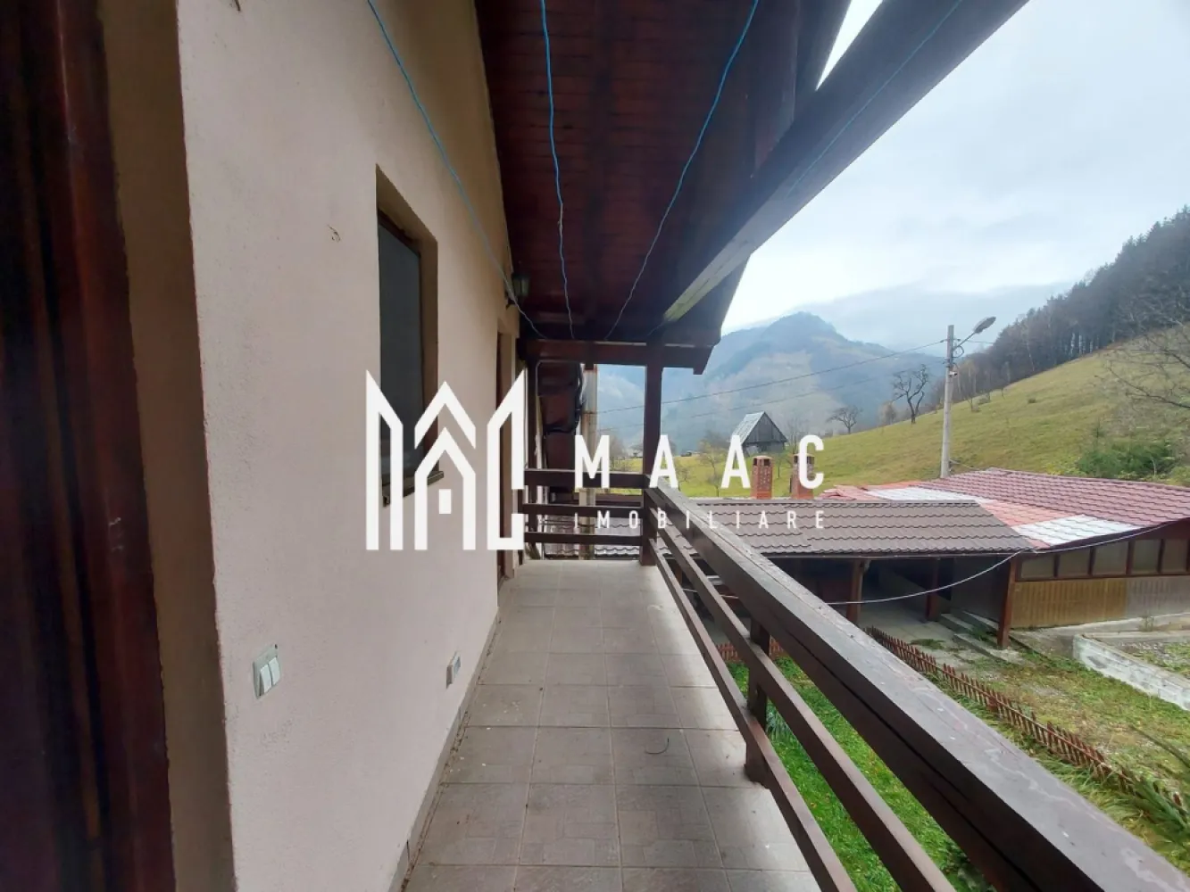 Casă | 260 mp utili | 1.100 mp teren | Râul Sadului |