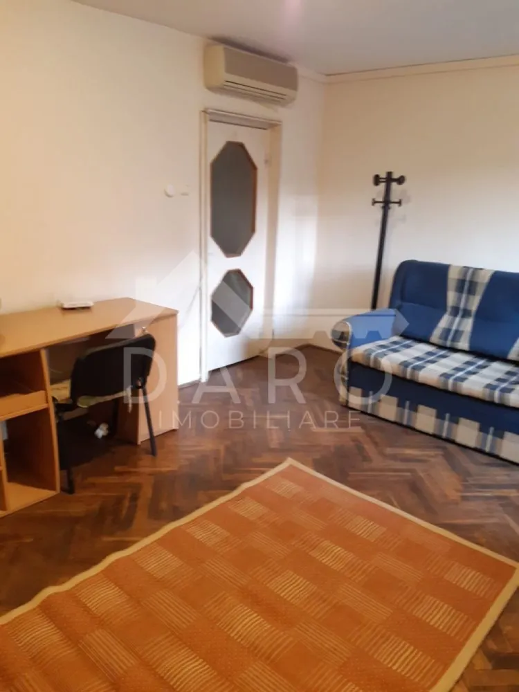 Inchiriez apartament doua camere - 🔥 Apartament 2 camere | Tudor – Fortuna | 58 mp | Etaj 1 ✨ Spațios, complet mobilat și utilat! Se oferă spre închiriere apartament cu 2 camere, în suprafață de 58 mp, situat în Târgu Mureș – Zona Tudor, Fortuna, la etajul 1. 📐 Suprafață: 58 mp 🏢 Etaj: 1 🛋️ Compartimentare: bine optimizată 📍 Avantaje: ✔ apartament spațios și luminos ✔ complet mobilat și utilat ✔ zonă foarte bună – Fortuna ✔ aproape de magazine, școli, transport ✔ acces rapid către toate punctele de interes 💡 Ideal pentru cuplu sau persoane care își doresc confort și acces facil! 🤝 Proprietate promovată prin DARO Imobiliare 💳 Te gândești să-ți cumperi propriul apartament? Prin Kiwi Finance beneficiezi de: ✔ analiză GRATUITĂ a eligibilității ✔ acces la oferte de la peste 12 bănci ✔ negocierea dobânzii în favoarea ta ✔ suport complet până la semnare 📞 Detalii și vizionare: 0749 535 729 – Coman Maria }}