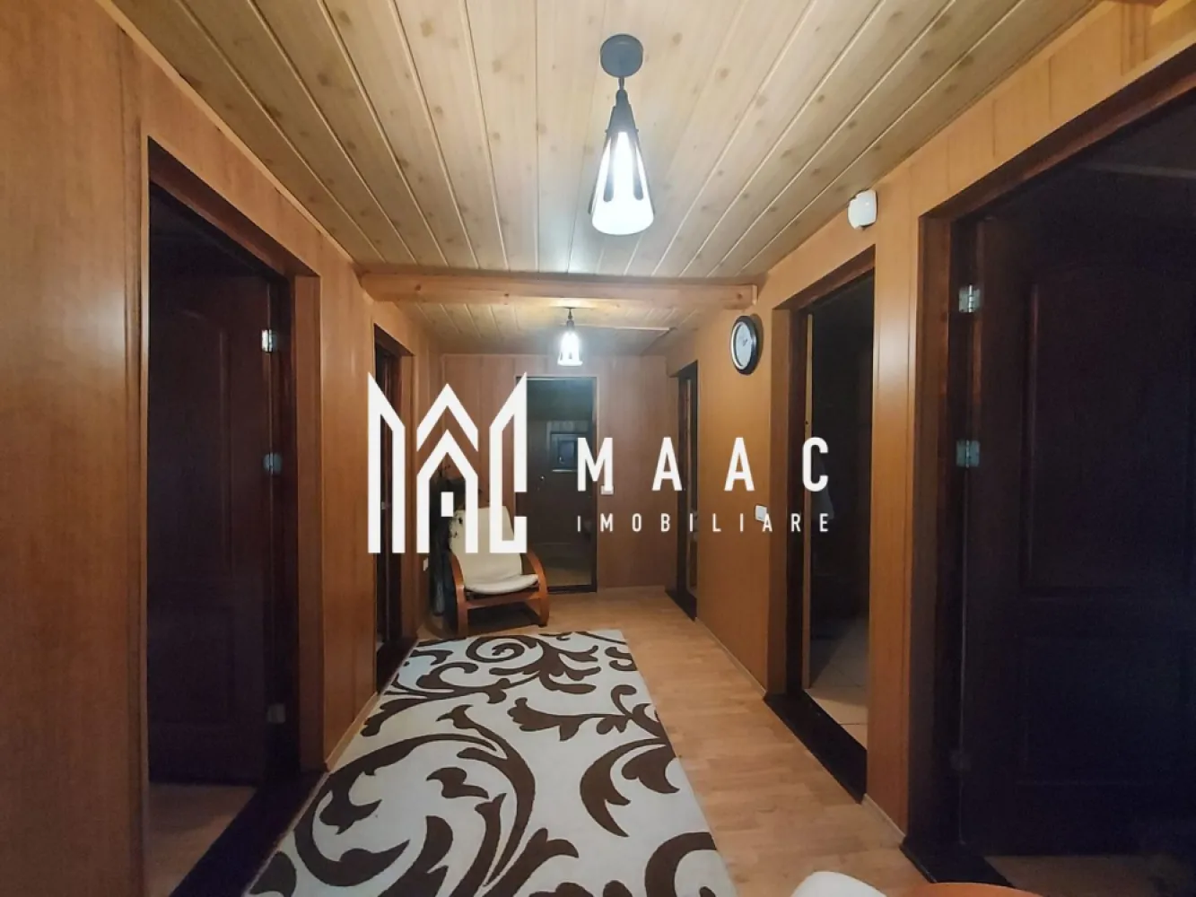 Casă | 260 mp utili | 1.100 mp teren | Râul Sadului |