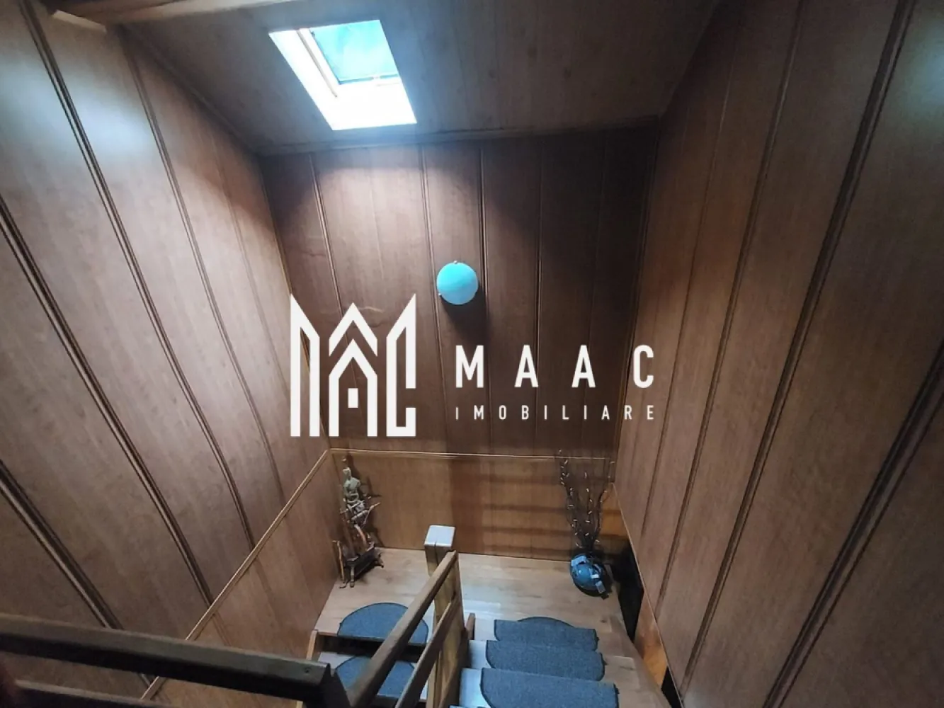 Casă | 260 mp utili | 1.100 mp teren | Râul Sadului |