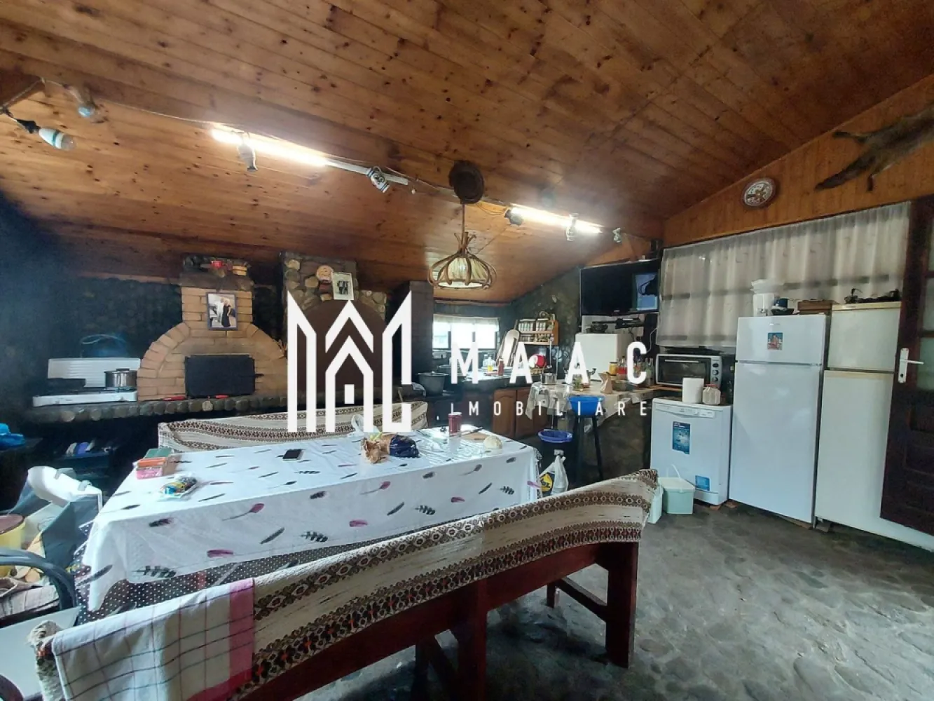 Casă | 260 mp utili | 1.100 mp teren | Râul Sadului |