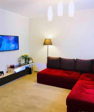 De inchiriat - 2 camere, zona centrala - biserica Sf. Precista