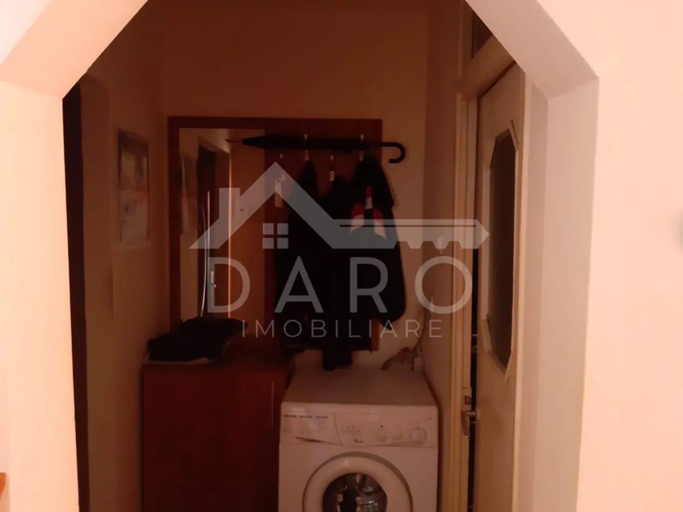 De vânzare garsoniera - 🏡 Vânzare garsonieră –Strada Depozitelor | Târgu Mureș Se oferă spre vânzare garsonieră confort 1, situată pe strada Depozitelor, în Târgu Mureș. ✔ se vinde mobilată și utilată ✔ ideală pentru locuit sau investiție (închiriere rapidă) 📌 Zonă cu acces facil către: • mijloace de transport în comun • magazine și supermarketuri • servicii și puncte de interes 💰 Preț: [se completează dacă dorești] Ideală pentru o persoană singură, un cuplu sau pentru investiție. 🤝 Proprietate promovată prin DARO Imobiliare 💳 Vrei să o cumperi prin credit? Prin Kiwi Finance îți ofer: ✔ analiză GRATUITĂ a eligibilității ✔ oferte de la peste 12 bănci ✔ negocierea dobânzii în favoarea ta ✔ suport complet până la semnarea contractului 📞 Detalii și vizionări: Coman Maria – DARO Imobiliare & Kiwi Finance 📱 0749 535 729 🔑 DARO Imobiliare – găsim proprietatea potrivită. 💳 Kiwi Finance – obținem creditul pentru a o cumpăra. }}