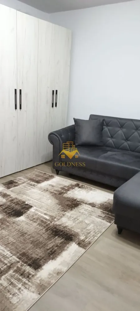 2 camere decomandate, balcon, Manastur, Mehedinti, Minerva, Profi - GOLDNESS Imobiliare vă propune spre închiriere un apartament cu 2 camere complet mobilat și utilat, la etajul 7 într-un imobil de 10 etaje, în Cartierul Manastur . Se poate parca prin zona. Se află în apropierea stațiilor de transport în comun, magazine, restaurante, spații verzi, farmacii, etc. Apartamentul este compartimentat astfel: - dormitor cu pat matrimonial, dressing, noptiere - dormitor cu canapea extensibila, dresing - bucatarie complet utilată și mobilată, loc de servit masa - baie cu cabina de dus, calorifer port prosop și dulap pentru depozitare. - balcon de 5 mp. Imobilul este dotat cu toate cele necesare- centrală proprie, frigider, aragaz, hotă, mașină de spălat haine, etc. Dacă sunteți interesați de acest apartament și doriți să îl vizionați, dar și pentru alte oferte nu ezitați să ne contactați telefonic sau prin e-mail. Vă stăm la dispoziție! Pentru intermediere se percepe un comision de 50% din prețul chiriei! }}