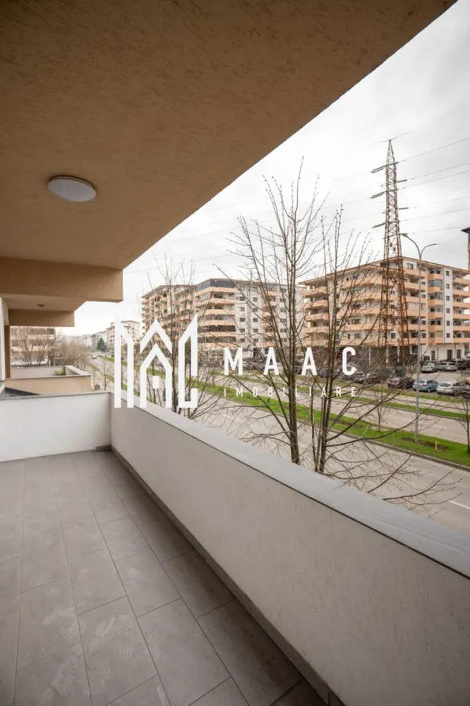 APARTAMENT 2 CAMERE MOBILAT| DEM RADULESCU| ETAJ 1| LOC PARCARE INCLUS - MAAC Imobiliare vă propune spre vânzare un apartament modern, situat în zona Dem Rădulescu, Râmnicu Vâlcea Vă prezentăm un apartament confortabil și bine compartimentat, amplasat la etajul 1 al unui imobil situat într-una dintre cele mai căutate zone din Râmnicu Vâlcea – bulevardul Dem Rădulescu. Locuința beneficiază de orientare estică, oferind lumină naturală pe tot parcursul dimineții și o priveliște plăcută către bulevard. Compartimentare: Living spațios Dormitor Bucătărie închisă Baie Hol Balcon generos Apartamentul se vinde complet mobilat și utilat, exact ca în fotografii, fiind pregătit pentru mutare imediată. Dotări și beneficii: Centrală termică proprie cu încălzire prin calorifere Loc de parcare inclus Etaj 1 – acces facil Zonă modernă, cu acces rapid la facilități Preț: 105.000 euro Pentru mai multe detalii și programarea unei vizionări, vă rugăm să contactați MAAC Imobiliare. }}