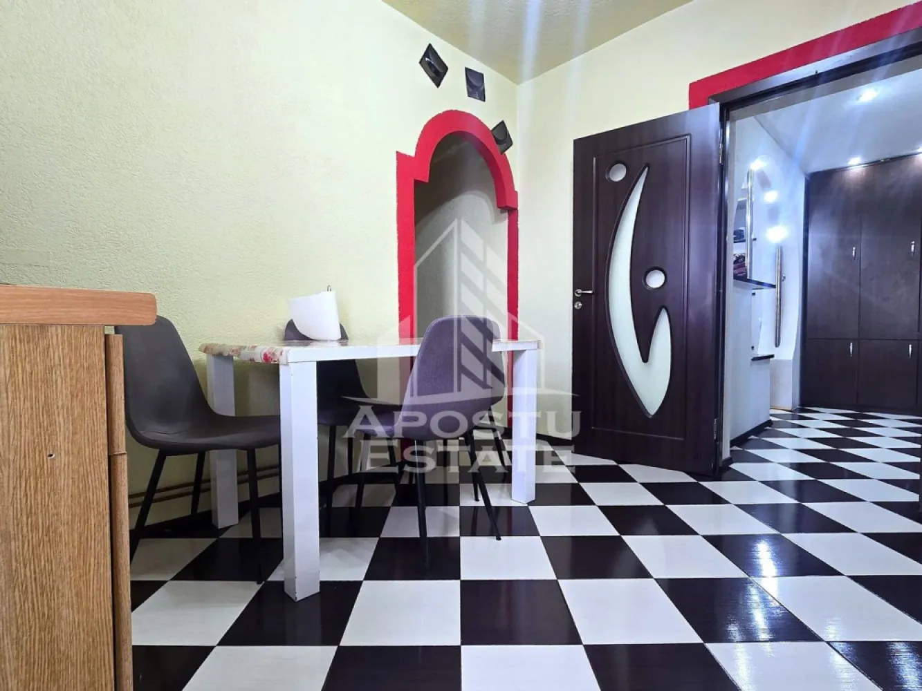 Apartament 3 camere decomandat, etaj 4/4 negociabil