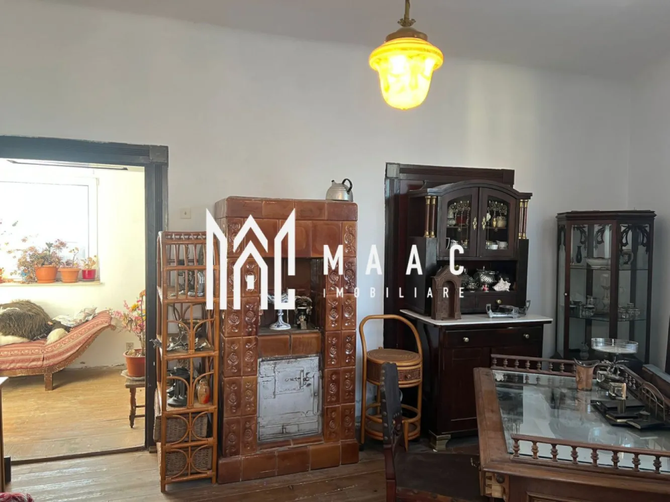 Casă individuală | 4 camere | 450 mp teren | Zonă centrală | Ocna Sibiului - MAAC Imobiliare vă propune spre vânzare o casă individuală, situată singură în curte, în centrul orașului Ocna Sibiului, o zonă liniștită și apreciată pentru proximitatea față de facilități și stațiunea balneară. Detalii proprietate Suprafață teren: 450 mp Casă singur în curte Zonă centrală Curte și spațiu verde generos Compartimentare 4 camere Bucătărie Baie Pivniță Exterior Filigorie — ideală pentru relaxare Curte spațioasă, potrivită pentru amenajarea unei grădini sau zone de recreere Avantaje Poziționare centrală Proprietate individuală, fără vecini în curte Teren generos Ideală pentru locuință permanentă sau casă de vacanță Potențial bun pentru investiție turistică 📞 Contactează-ne pentru mai multe detalii sau pentru a programa o vizionare, menționează CP2661711! }}