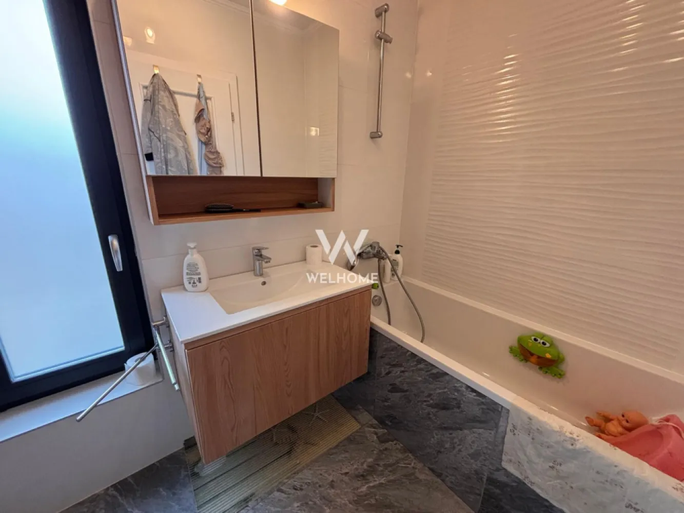 Casă individuală modernă în Șelimbăr – carport