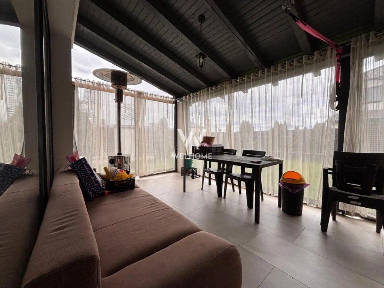 Casă individuală modernă în Șelimbăr – carport