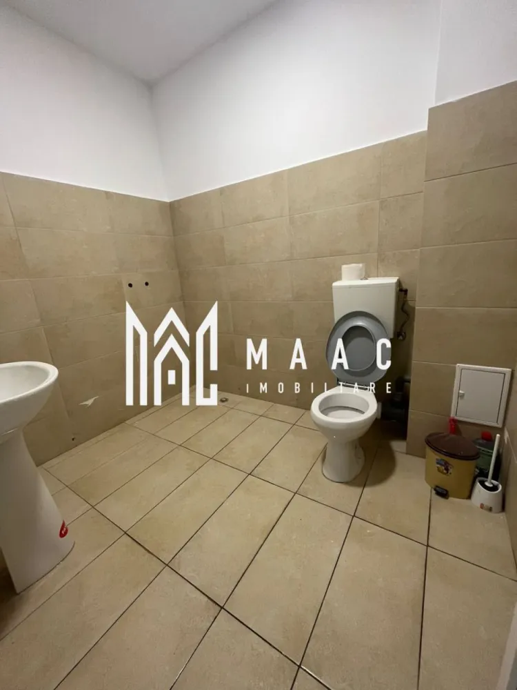 Spatiu comercial/birouri I Parcare I Doamna Stanca - MAAC Imobiliare ofera spre vanzare spatiu amplasat in Zona Hipodrom I - Doamna Stanca. Pretabil pentru activitati comerciale sau de birou (loc de joaca, agentie, farmacie, magazin, outlet, show-room, frizerie, etc..) Incaperea are suprafata utila de 57mp, se afla la parterul unui bloc recent construit, izolat, cu regim de inaltime P+6. Aferent - 1 loc de parcare. Front stradal total de 15m. Facilitati si avantaje: - centrala proprie - incalzire in pardoseala - vestiar Pentru mai multe detalii va rugam specificati: CP3024144 }}