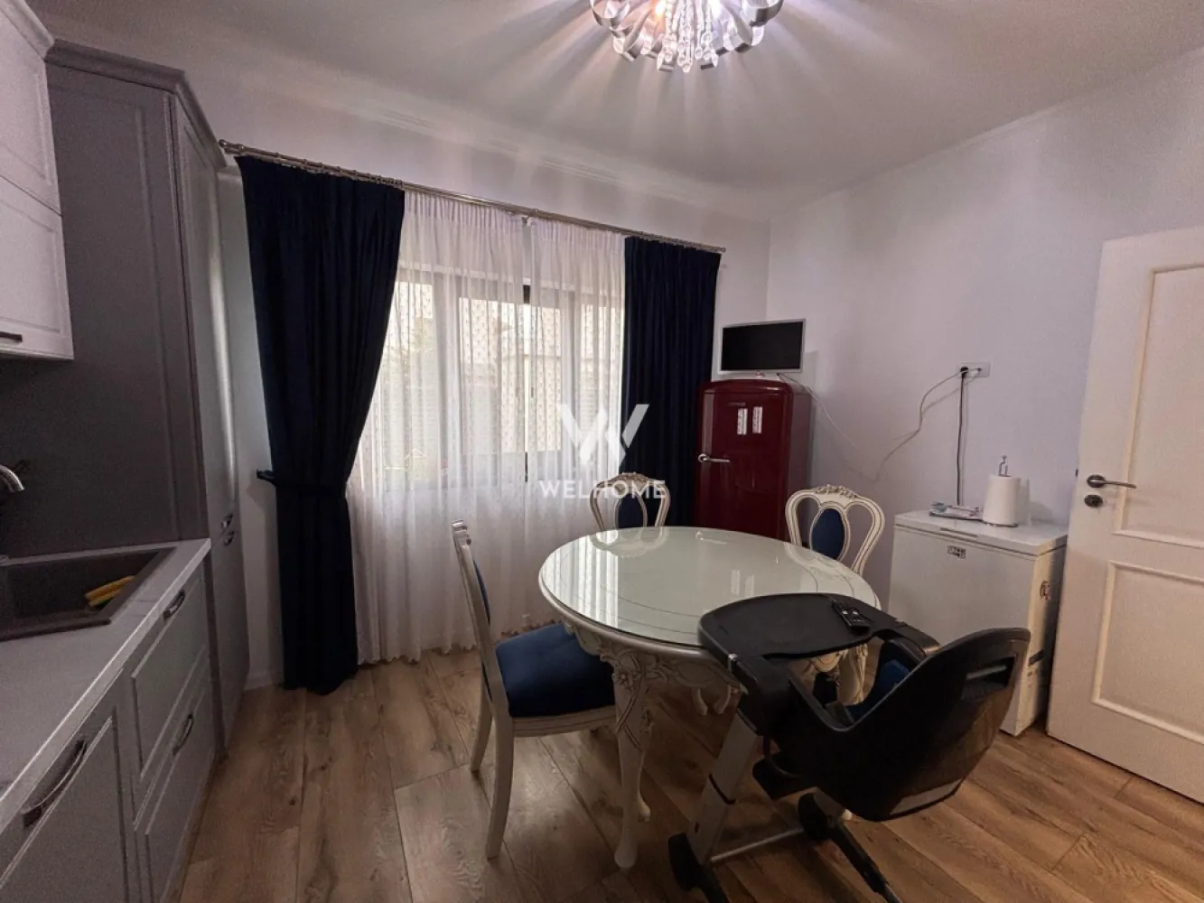 Casă individuală modernă în Șelimbăr – carport