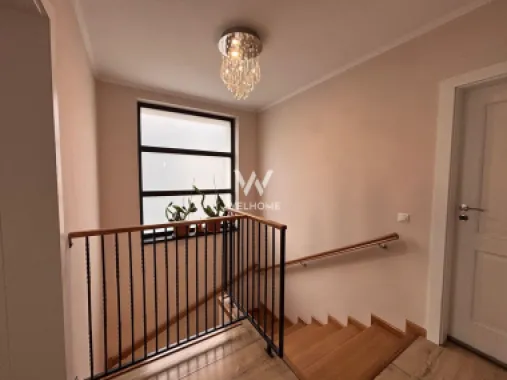 Casă individuală modernă în Șelimbăr – carport