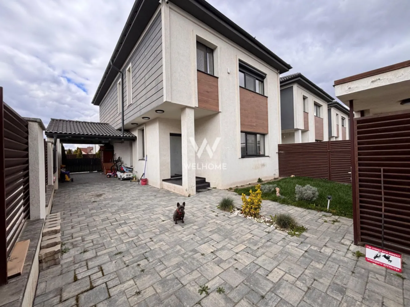 Casă individuală modernă în Șelimbăr – carport