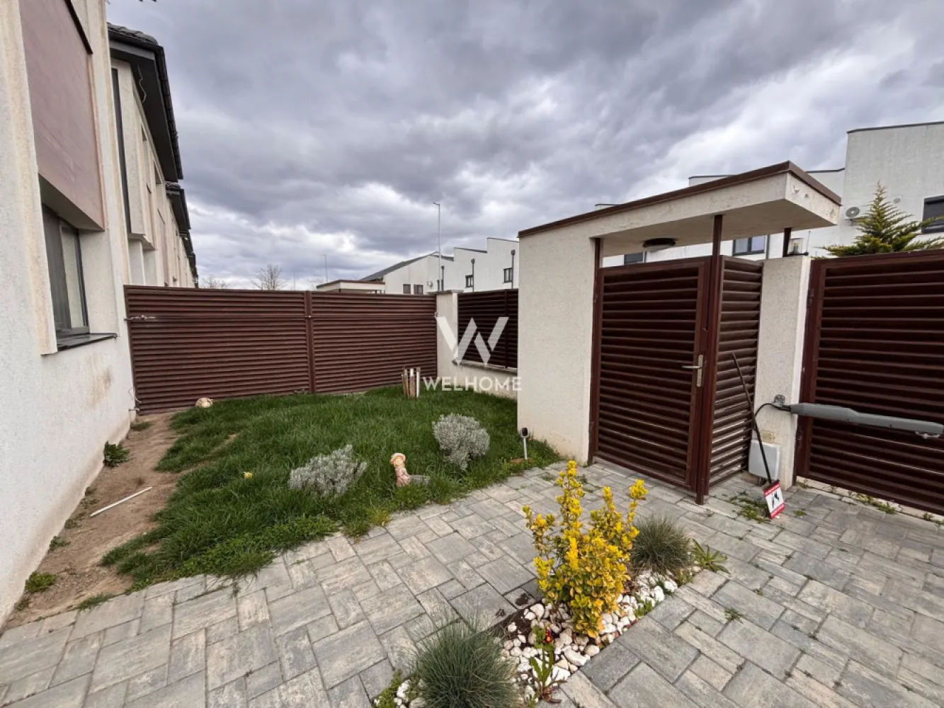 Casă individuală modernă în Șelimbăr – carport