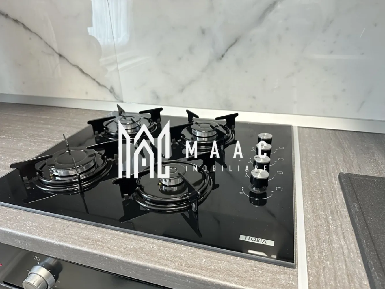 Garsoniera | Etaj 1 | Balcon | Renovata | Moderna | V. Aaron